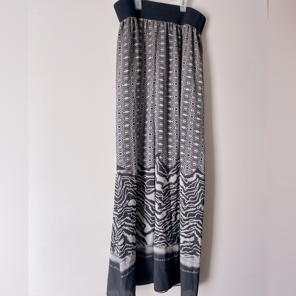 2/30 Funky geometric maxi skirt
